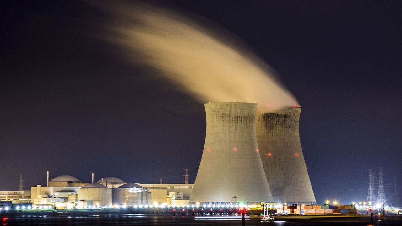 Una de las discusiones más comunes sobre el uso de la energía nuclear es la posibilidad de accidentes importantes, como el desastre de Chernobyl.