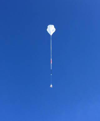 Ejemplo de conjunto de vuelo en globo estratosférico
