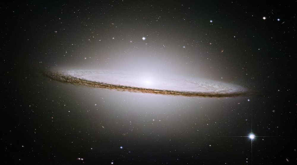 La Galaxia del Sombrero (Messier 104).