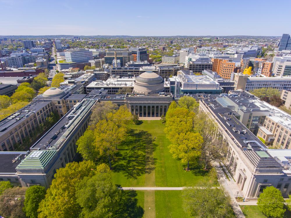 Vista aérea del Instituto Tecnológico de Massachusetts (MIT), donde Feynman obtuvo su título en física