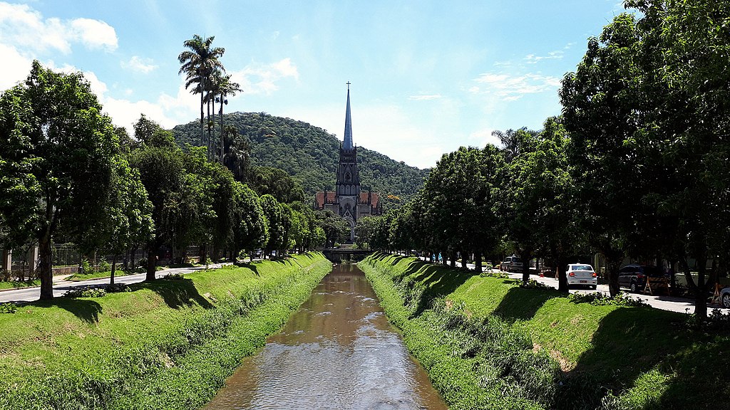 En las montañas de Río de Janeiro, Petrópolis tiene una de las supercomputadoras más grandes de Brasil (Fuente: Wikimedia Commons)