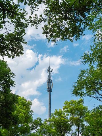 Los pararrayos son una herramienta importante para prevenir accidentes con rayos.