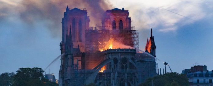 Notre Dame Incendio